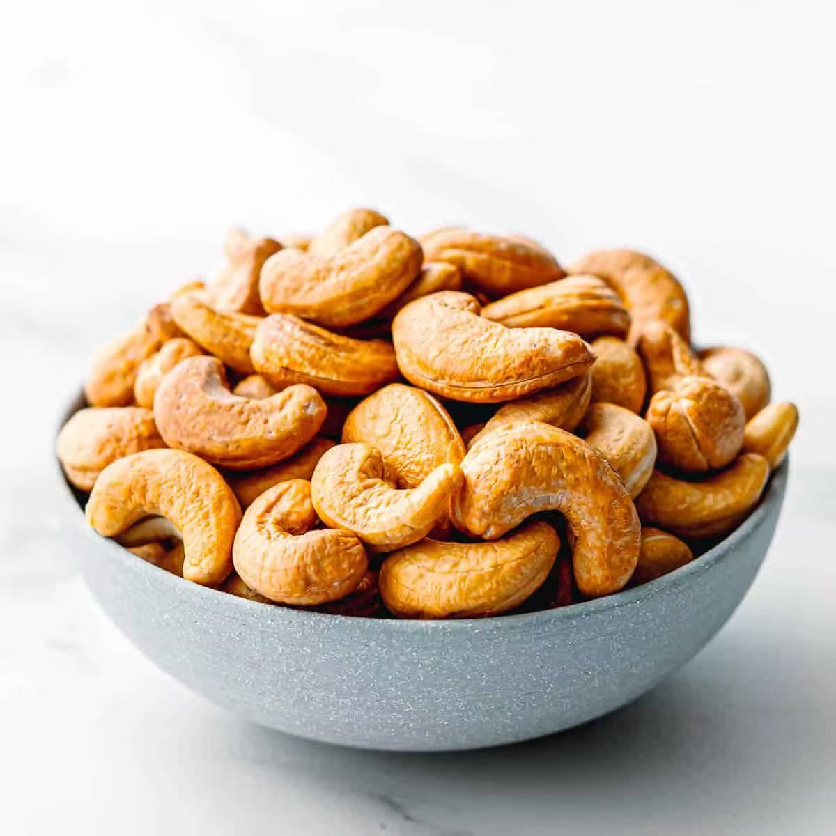 Roasted & Salted Jumbo Cashews Freshly Roasted In Canada (1.36kg/bag)